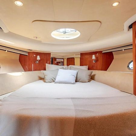 Confortable Y Lujoso Yate Deportivo 산트 아드리아 데 베소스 외부 사진