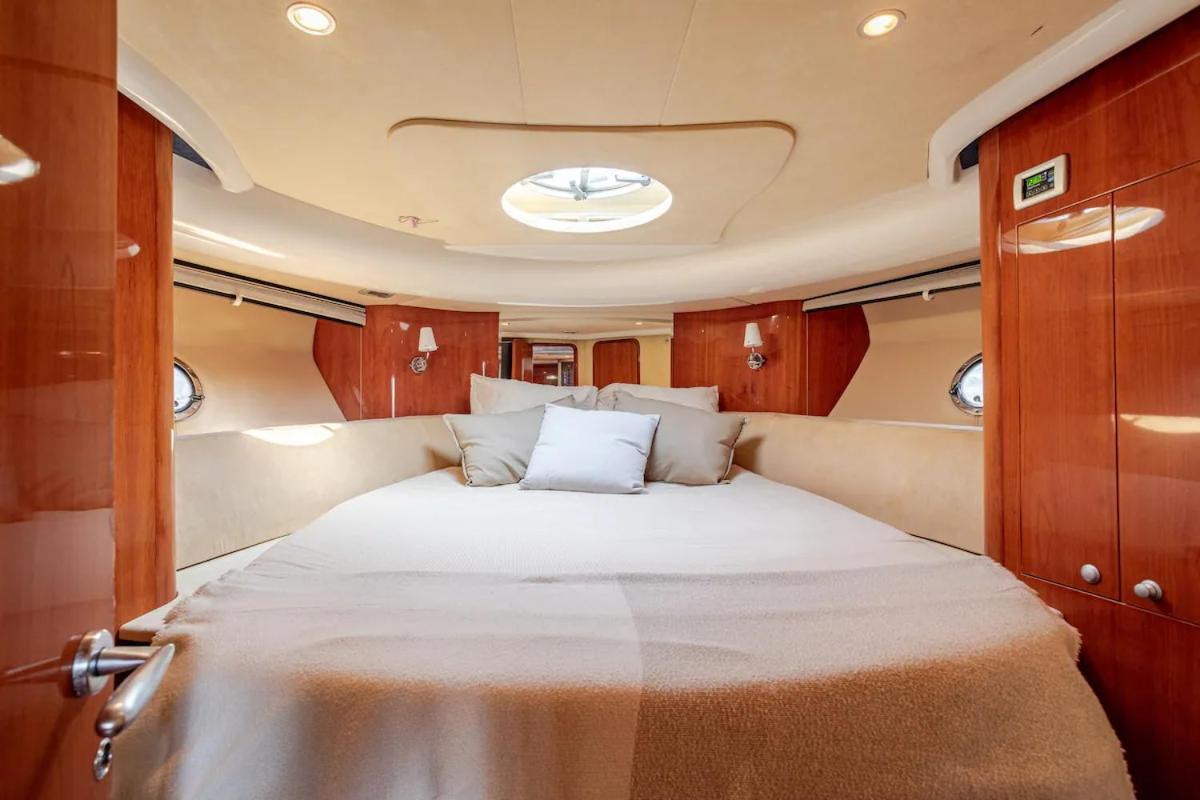 Confortable Y Lujoso Yate Deportivo 산트 아드리아 데 베소스 외부 사진