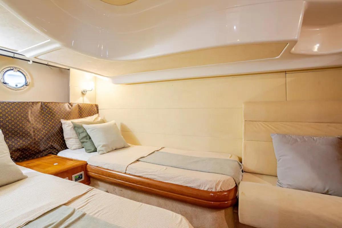 Confortable Y Lujoso Yate Deportivo 산트 아드리아 데 베소스 외부 사진
